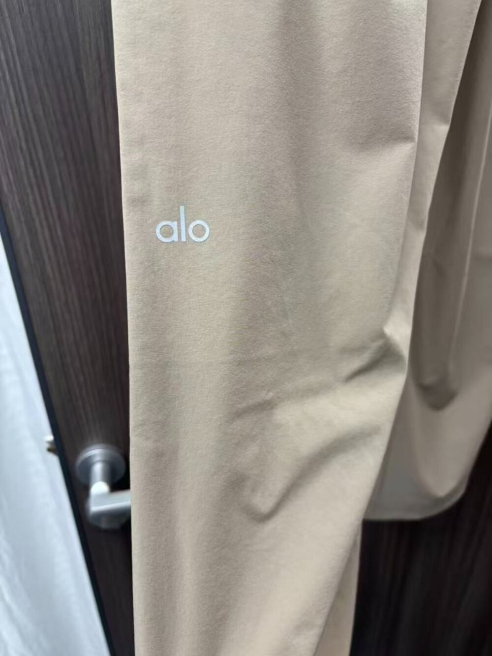 ALO Yoga Yoga Pants in Gravel Color - 30 inches in length💼 Regular - Picture 4 of 8